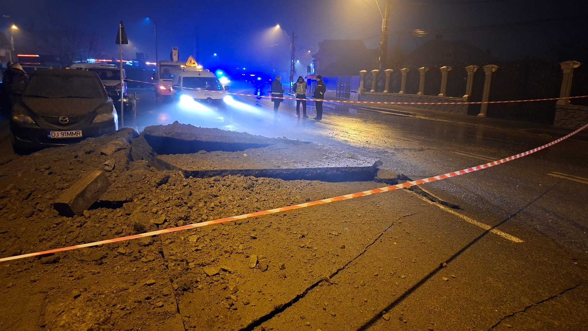 Craiova, 5 februarie 2026 – O avarie gravă la conducta de gaz a produs panică și evacuări masive în municipiul Craiova, pe bulevardul Nicolae Romanescu