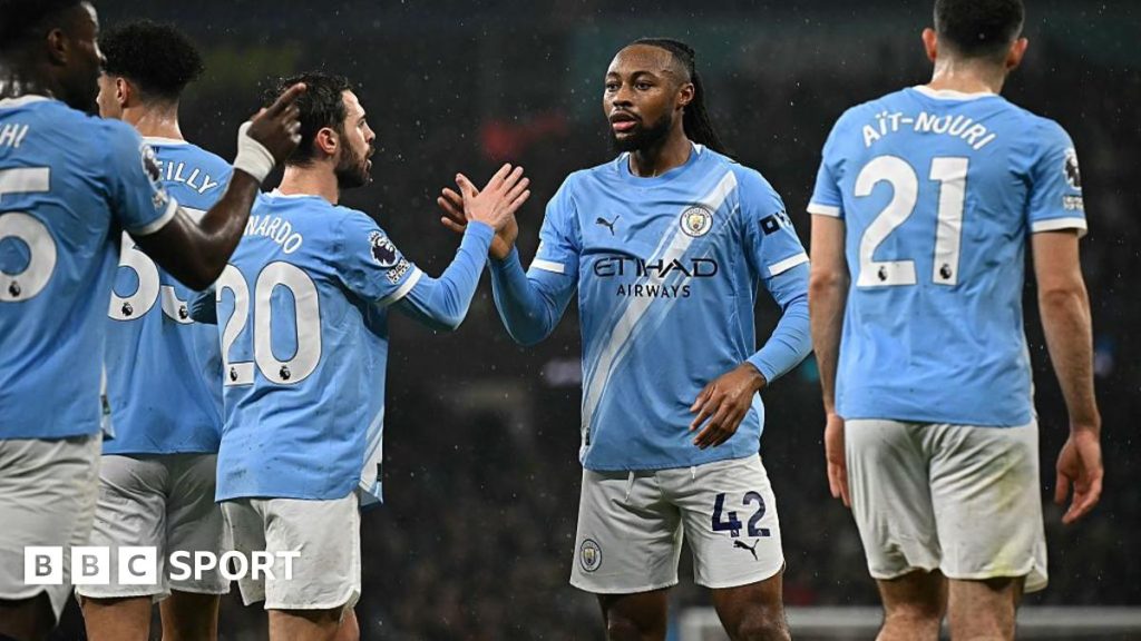 Nottingham Forest și Wolves încheie meciul fără goluri: O luptă pentru supraviețuire în Premier League Într-un meci dezamăgitor pentru fani, Nottingham Forest și Wolverhampton Wanderers au remizat 0-0 pe terenul echipei gazdă