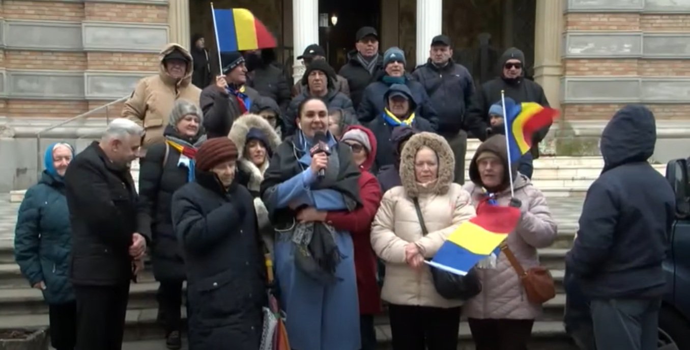 Protest modest în fața Arhiepiscopiei Tomisului, susținere timidă pentru Călin Georgescu, urmărit penal pentru activități legionariste Un eveniment cu semnificație mai mult simbolică s-a consumat marți la Constanța, unde doar câțiva susținători ai fostului candidat la alegerile prezidențiale, Călin Georgescu, s-au adunat în fața Arhiepiscopiei Tomisului pentru a-i exprima solidaritatea