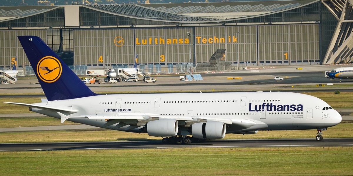 avion-Lufthansa-pe-aeroportul-din-Frankfurt.jpg - JurnalUrban