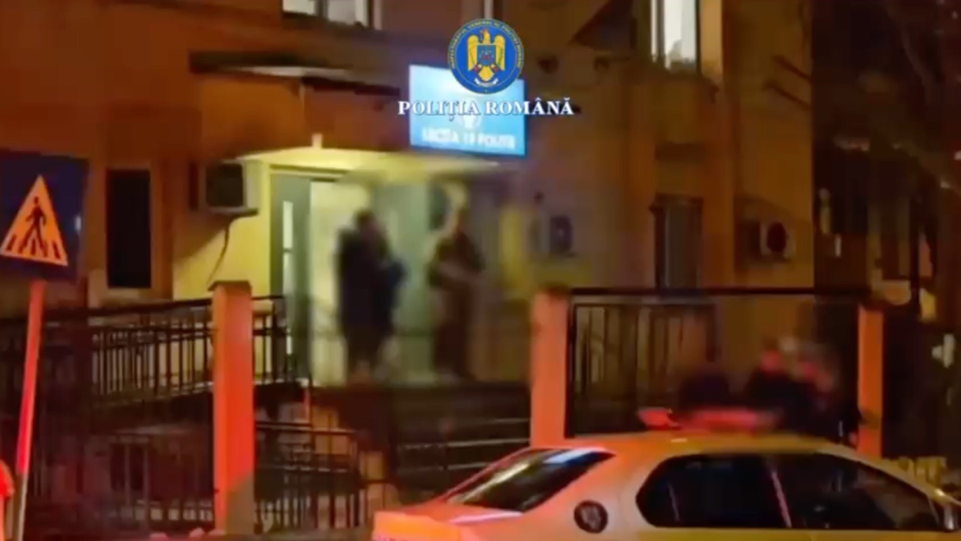 Scene de violență în trafic la București: tată și fiu, reținuți după o altercație brutală pe stradă Un incident violent în plină stradă din Capitală a zguduit recent comunitatea, fiind un exemplu emblematic al problemelor de disciplină și siguranță în traficul urban