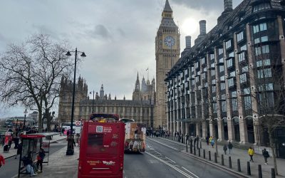 big-ben-double-decker-turisti-londra.jpg - JurnalUrban