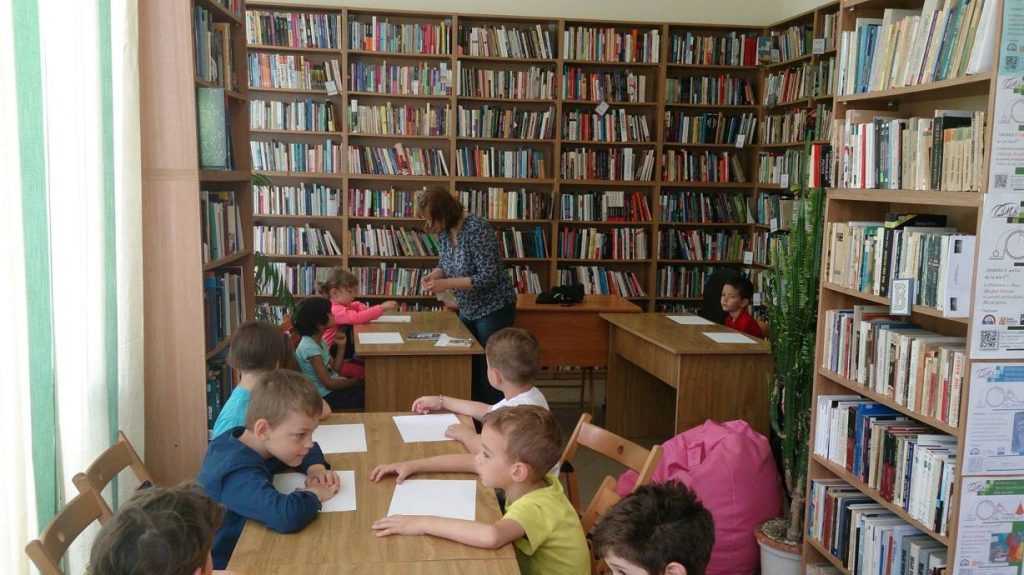 Corner internațional și cluburi de lectură la Biblioteca „Lucian Blaga”