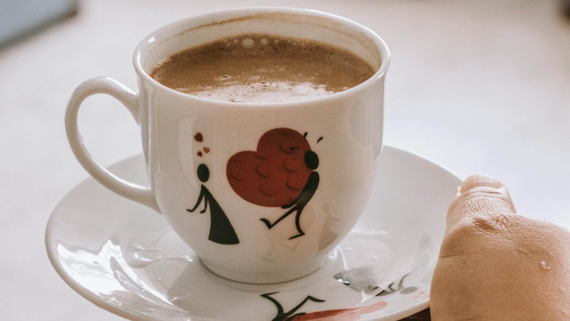 O cafenea din inima Bucureștiului a fost onorată cu recunoașterea globală, fiind inclusă în prestigiosul top „The World’s 100 Best Coffee Shops” din 2026, ocupând locul 55