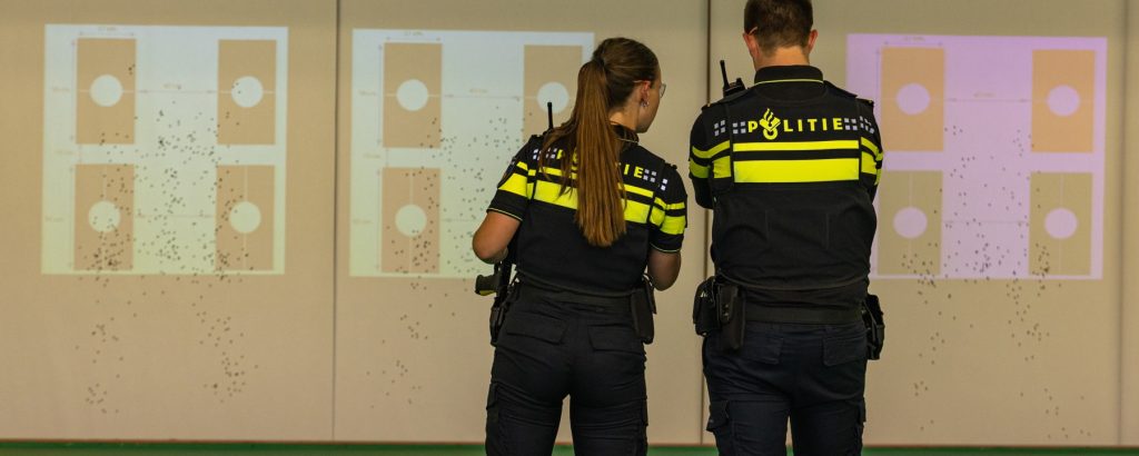 Incident de securitate neobișnuit în Olanda: un erori administrative a expus date sensibile și a dus la arestarea unui bărbat Un incident rar întâlnit în peisajul securității informatice din Țările de Jos ridică semne de întrebare despre responsabilitatea autorităților în gestionarea datelor vulnerabile