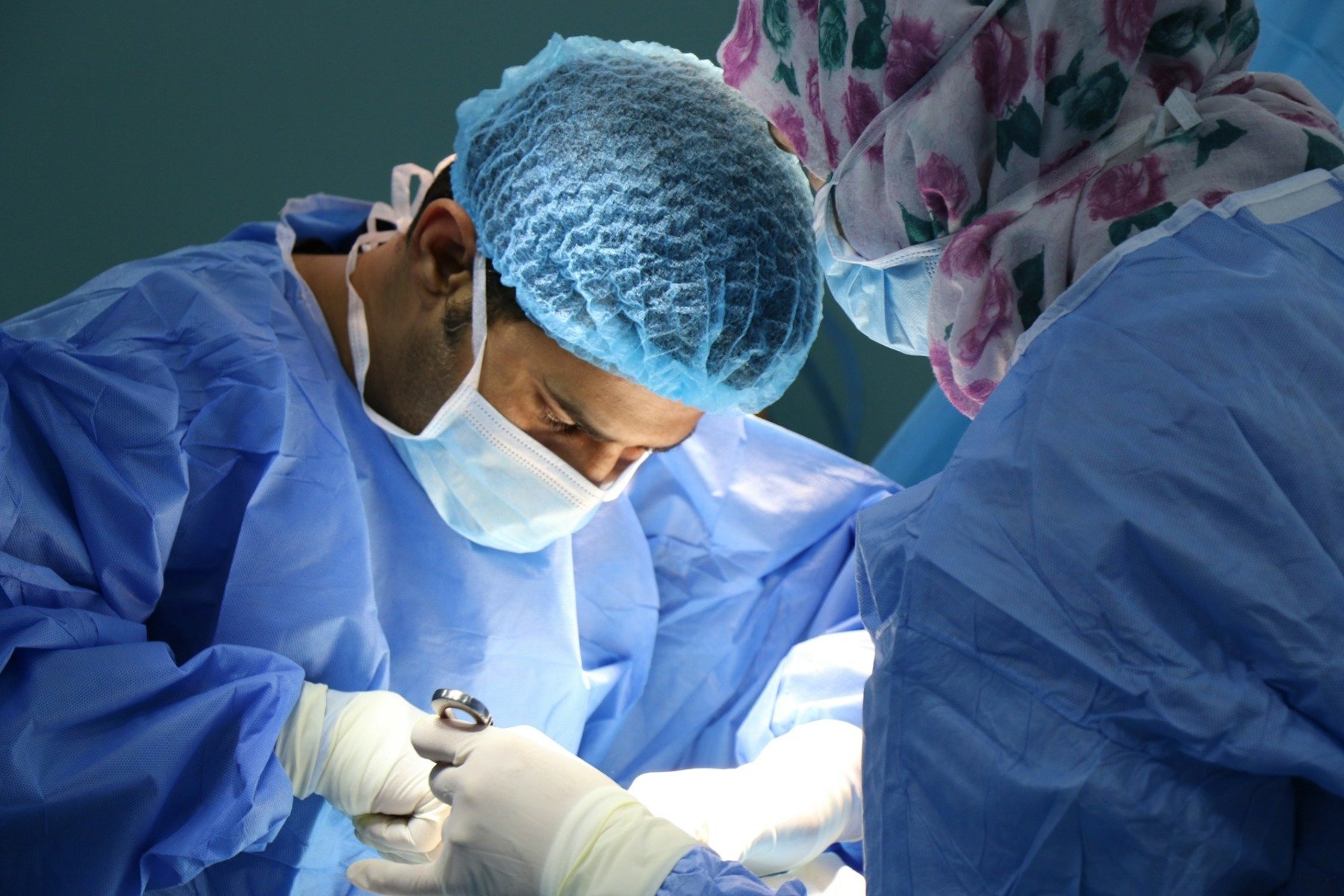 Guvernul belgian intenționează să impună o pregătire obligatorie în medicina militară pentru toți studenții la medicină, o măsură care ar urma să devină efectivă începând cu anul universitar 2026-2027