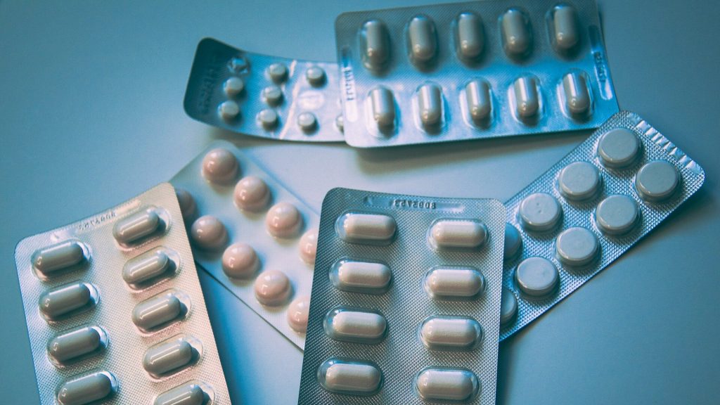 În București, gestionarea medicamentelor expirate devine, din nou, un subiect de interes major, odată cu demararea unei campanii stricte de colectare și eliminare a acestor deșeuri periculoase