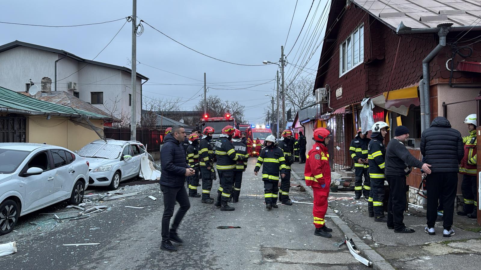 Explozie la o locuință din sectorul 2 al Bucureștiului: două victime în stare conștientă și intervenție rapidă a pompierilor O explozie puternică a zguduit marți dimineață o casă de pe strada Serg
