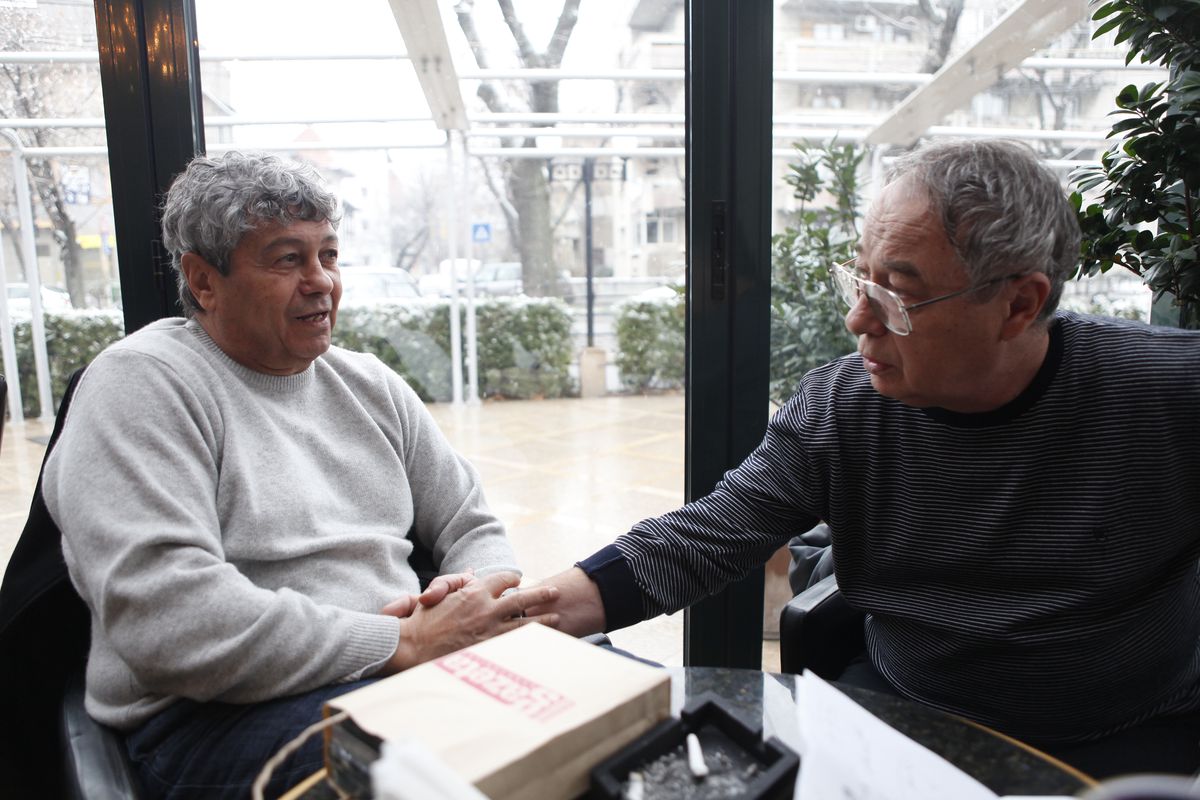 Mircea Lucescu, consultat de un specialist român în Belgia Selecționerul naționalei României, Mircea Lucescu, s-a externat marți din spital și se pregătește pentru o vizită la Bruxelles, unde va fi consultat de renumitul medic român prof