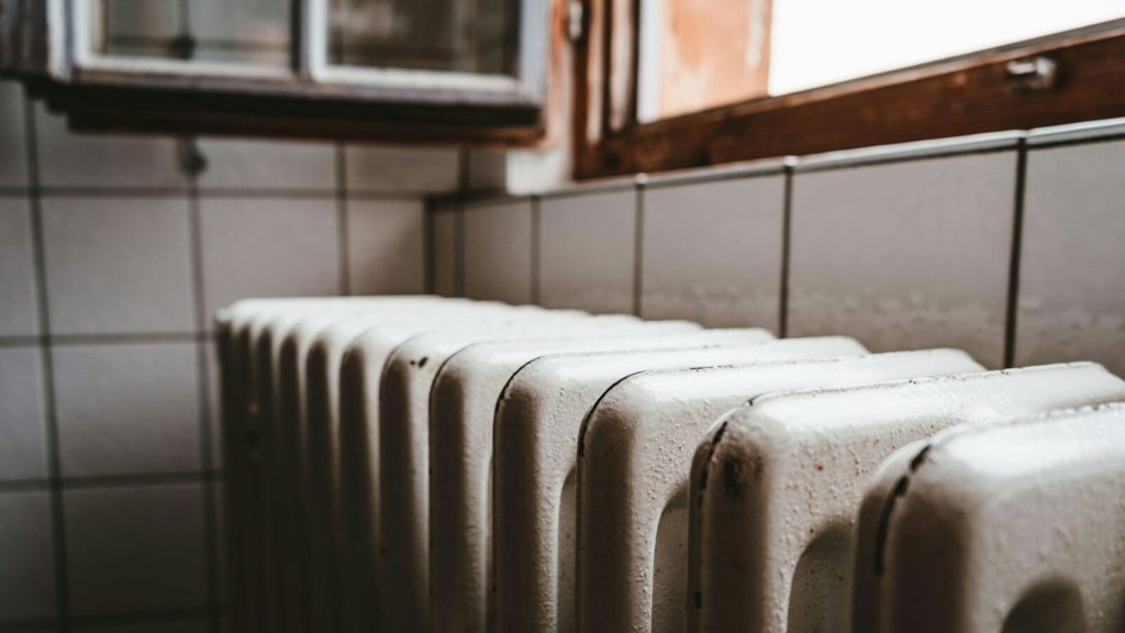 Consiliul Local al Municipiului București analizează în această săptămână un proiect de hotărâre care promite să transforme modul în care locuitorii capitalei sunt facturați pentru serviciile de încălzire