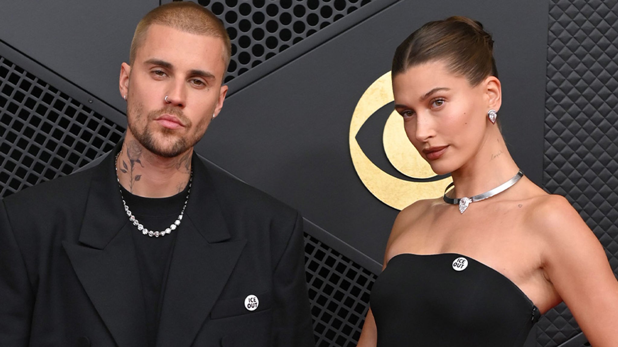 Justin și Hailey Bieber, o declarație puternică pe covorul roșu Justin și Hailey Bieber au făcut o apariție rară pe covorul roșu al premiilor Grammy, dar nu doar vestimentia a capturat atenția