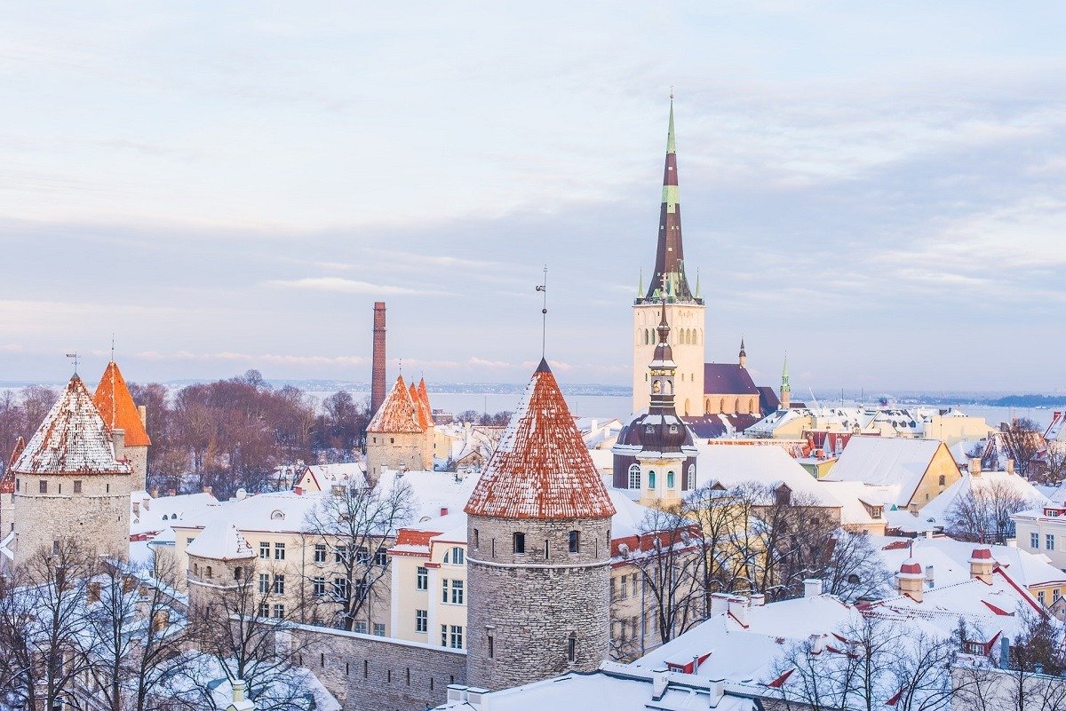 Estonia închide temporar punctele de trecere a frontierei cu Rusia din motive de securitate Cu o decizie abruptă și alertă, guvernul estonian a anunțat joi suspendarea operațiunilor la două dintre cele mai importante puncte de trecere a frontierei cu Rusia, în contextul agravării tensiunilor regionale și al preocupărilor din domeniul securității naționale