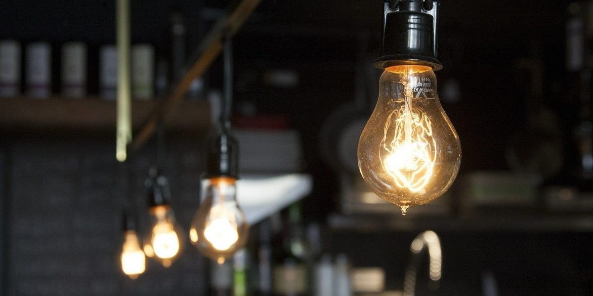 light-bulbs-406939_1280-e1609332175800.jpg - JurnalUrban