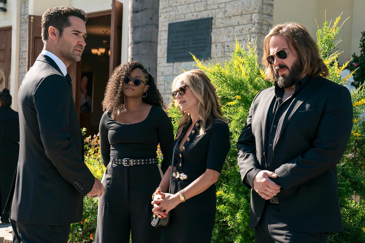 Tribut emoționant în sezonul 4 al serialului „The Lincoln Lawyer” Sezonul al patrulea al serialului „The Lincoln Lawyer” a adus un moment emoționant pentru fani, dedicat memoriei lui Ken Kern, contabil al echipei de producție, care a decedat recent