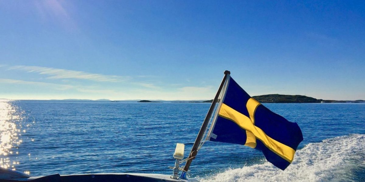 motorboat-4357140_1920-e1652439361815.jpg - JurnalUrban