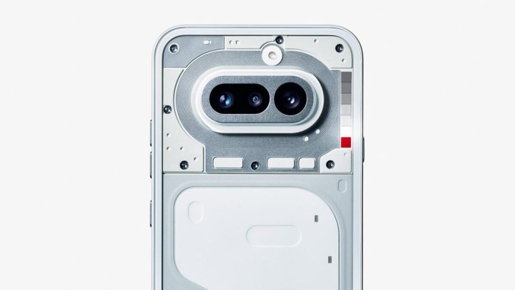 Nothing a schimbat din nou regulile jocului în universul smartphone-urilor, menținând o strategie de teasing pentru a-și menține distracția și interesul publicului până la evenimentul programat pentru 5 martie, la Londra