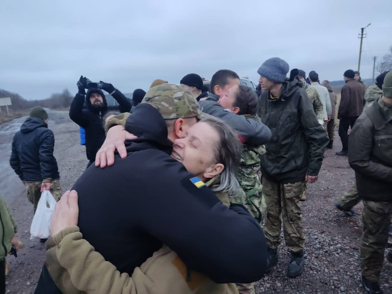 Acord privind schimbul de prizonieri între SUA, Ucraina și Rusia anunțat după discuții la Abu Dhabi Într-un pas relativ neașteptat în contextul conflictului armat din Ucraina, delegațiile SUA, Ucrainei și Rusiei s-au întâlnit joi la Abu Dhabi, într-un efort comun de a avansa spre o soluție diplomatică
