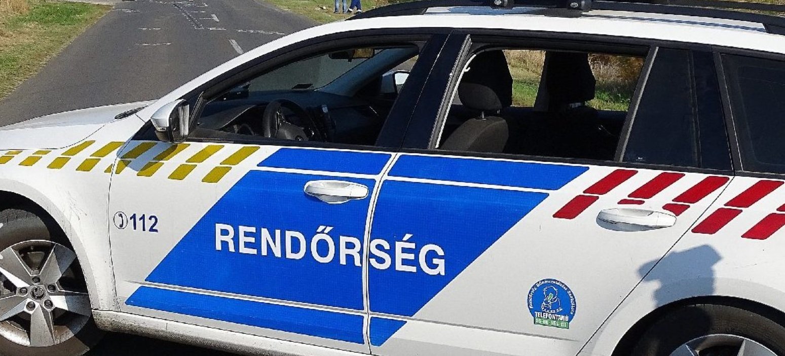 Tensiuni extrem de grave în Ungaria: un bărbat a pătruns în biroul primarului din Nagytevel și l-a împușcat cu pistol cu gaz Un eveniment șocant a zguduit recent satul Nagytevel din Ungaria, atunci când un bărbat a pătruns fără drept în biroul primarului local, Sándor Orbán, și a deschis focul folosind un pistol cu gaz