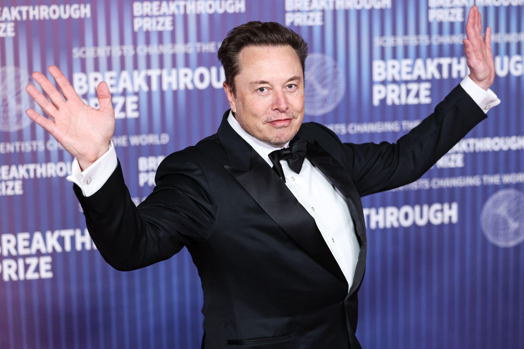 SpaceX, cumpărând o altă companie own, vizează crearea unui „soare conștient”