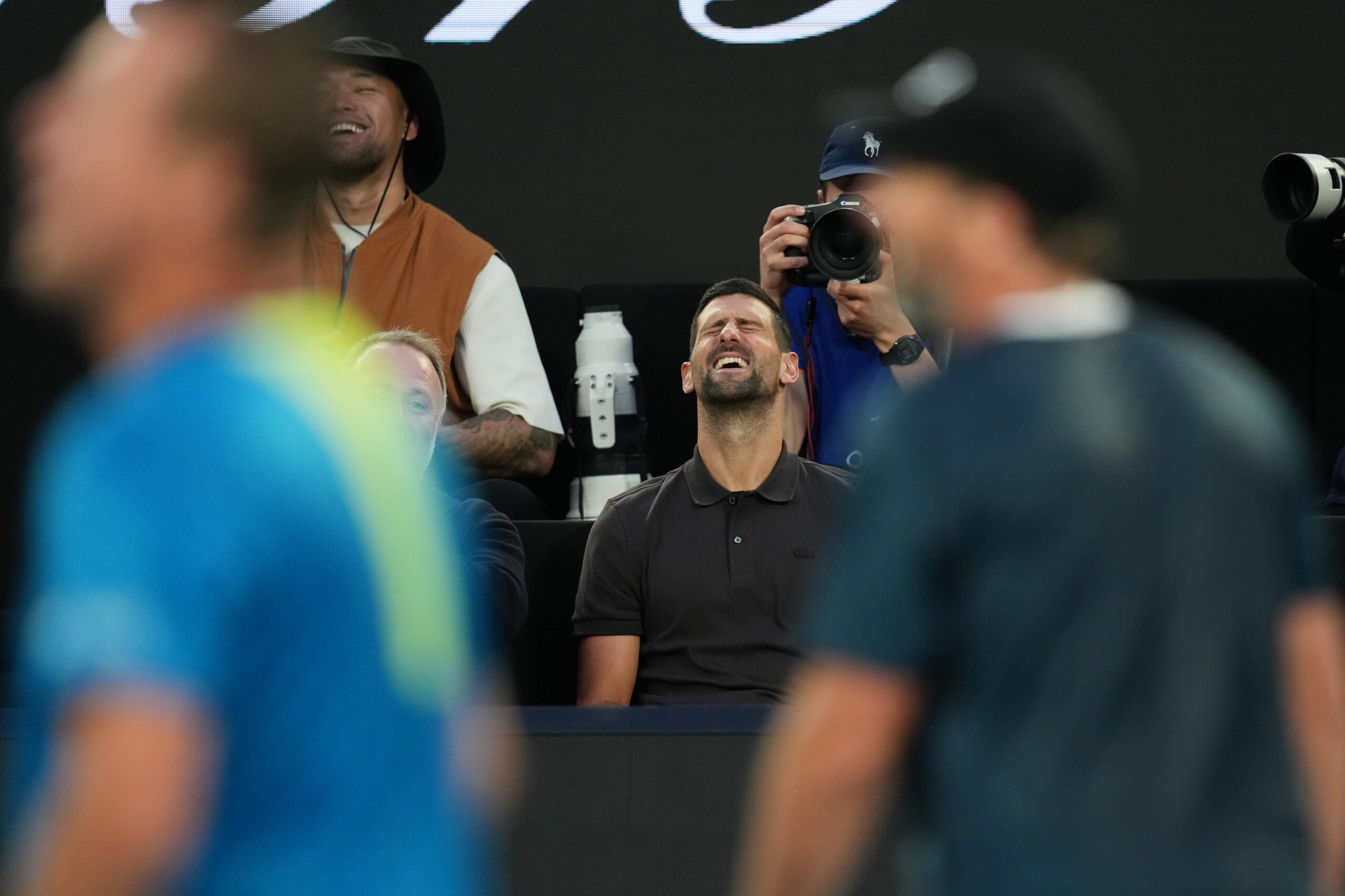Duminică, Perthul a fost martorul unei finale de excepție la Australian Open, în care doi titani ai tenisului mondial, Carlos Alcaraz și Novak Djokovic, au câștigat inimile zecilor de mii de spectatori prezenți pe arena de la Margaret Court