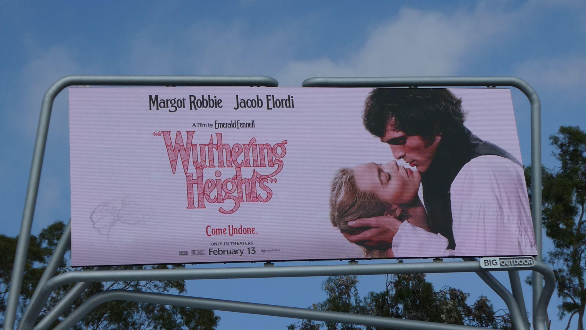 Campania de promovare a noului „Wuthering Heights” a fost un adevărat spectacol de seducție vizuală și emoții intense, marcând un pas important în adaptarea clasicului roman al lui Emily Brontë