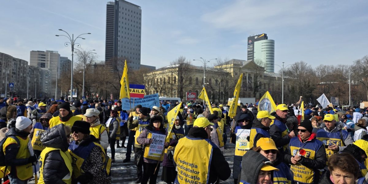 protestalprofesorilo2.jpeg - JurnalUrban