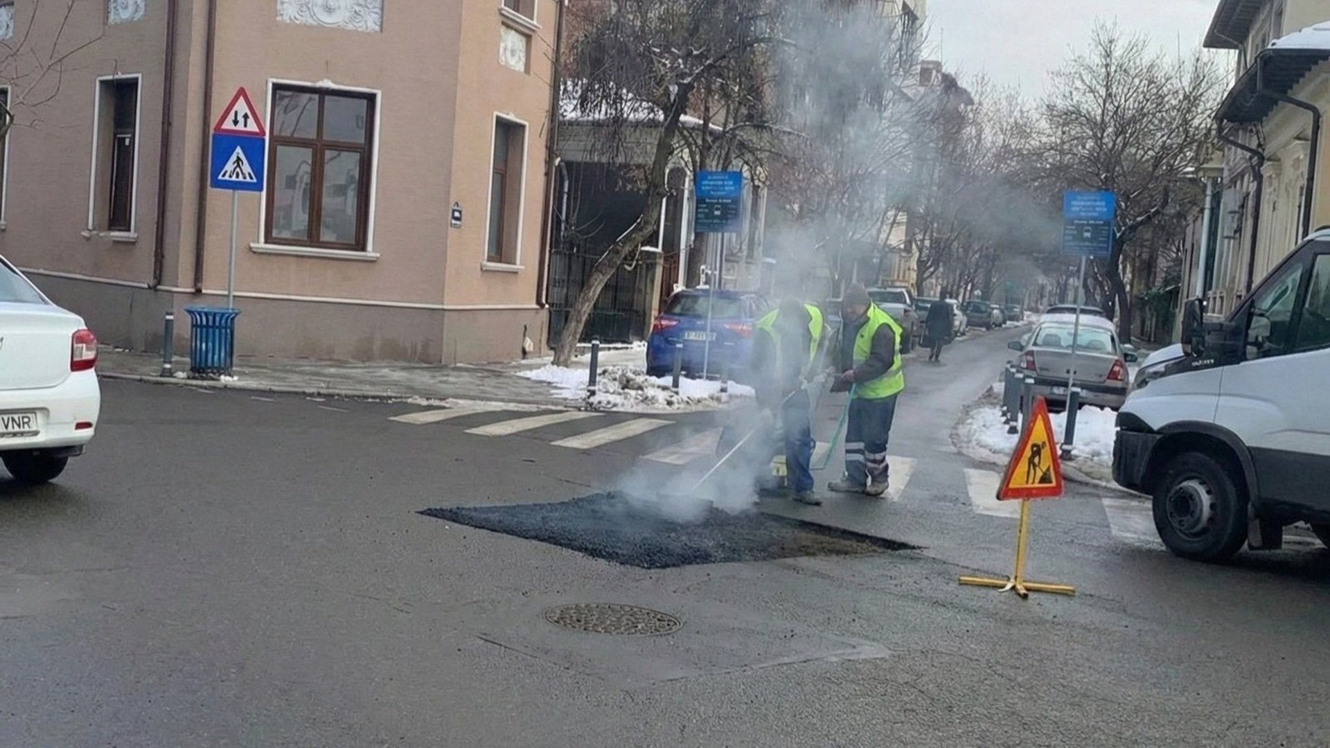 Primăria Sectorului 2 a anunțat recent un plan amplu de reparații pentru carosabilul străzilor și bulevardelor din întreg sectorul, o inițiativă menită să răspundă creșterii numărului de gropi și deteriorări cauzate de condițiile meteo nefavorabile din ultimele luni