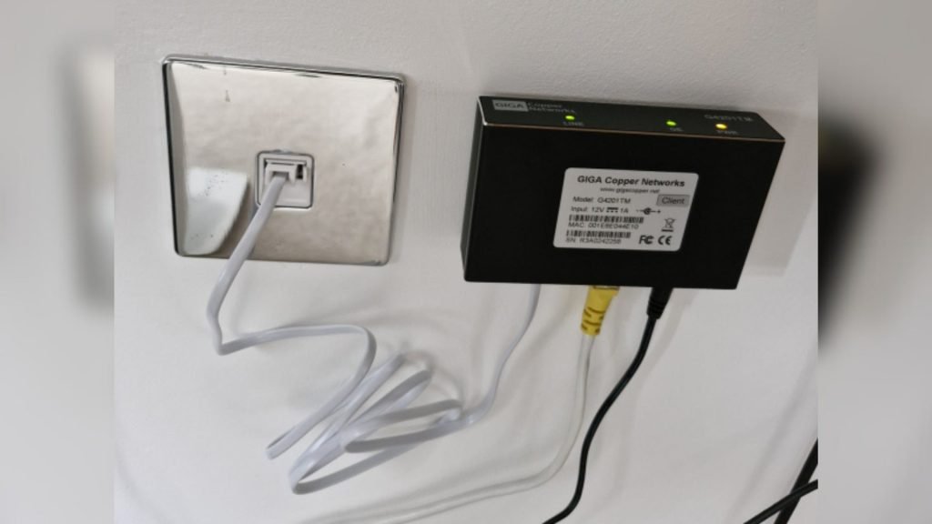 Transformarea cablurilor de telefon într-o rețea gigabit: o soluție ingenioasă pentru casele vechi În casele vechi, infrastructura de cablaj adesea devine un obstacol major pentru implementarea tehnologiei moderne
