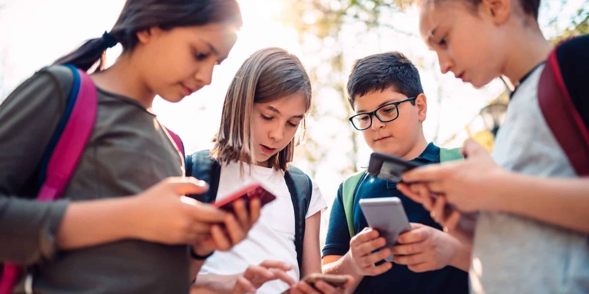 social-media-copii.jpg - JurnalUrban
