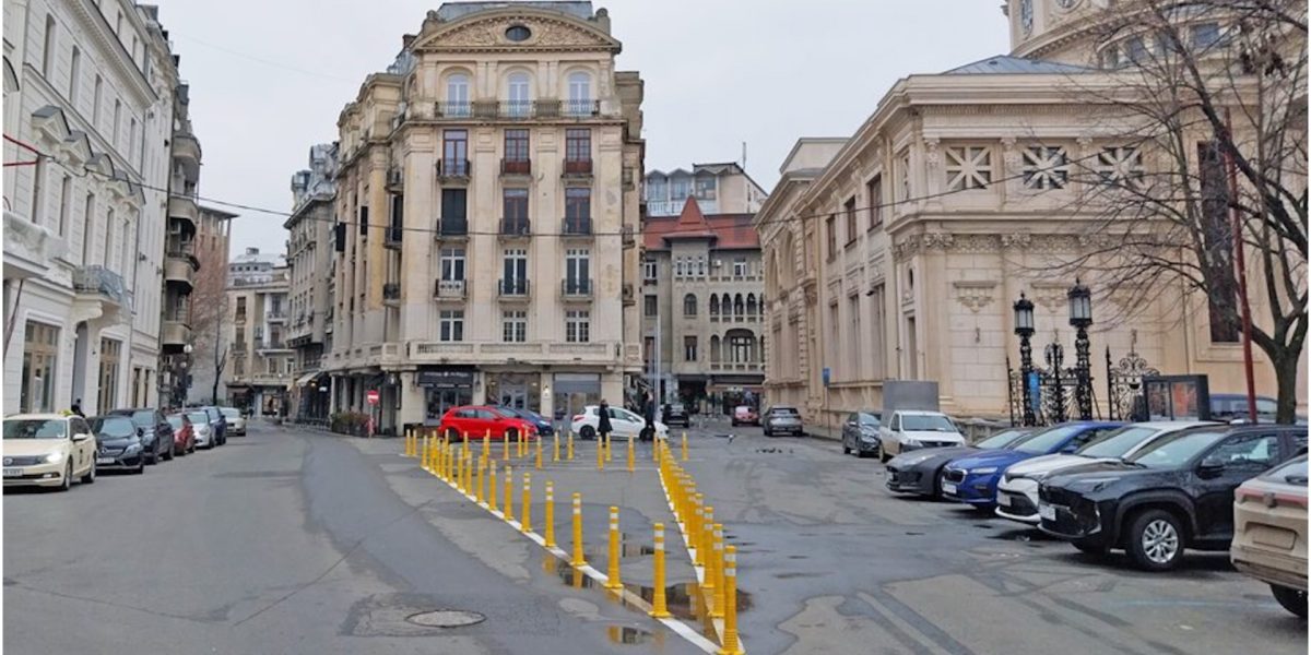 stalpisori-anti-parcare-langa-Ateneu.jpg - JurnalUrban