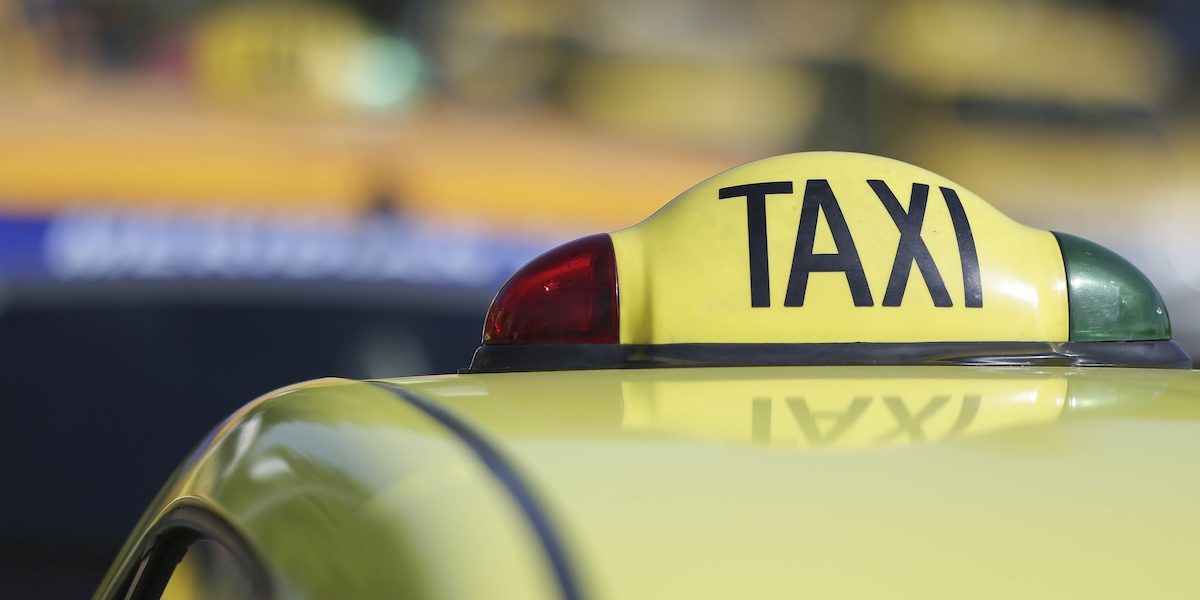 taxi-Bucuresti.jpeg - JurnalUrban