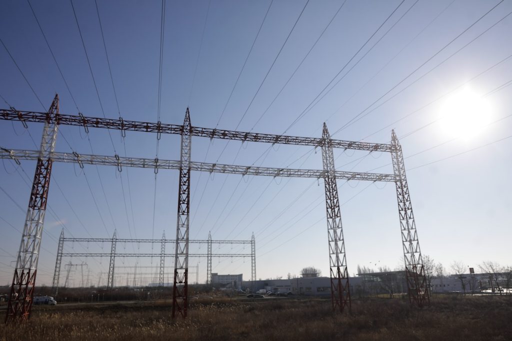 Transelectrica, compania de stat responsabilă cu gestionarea rețelei naționale de transport al energiei electrice, pregătește un nou pas strategic în asigurarea securității infrastructurii sale critice
