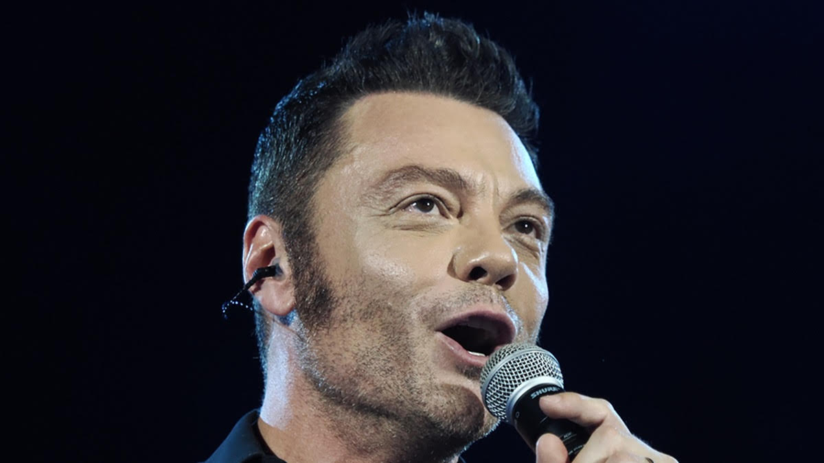 Tiziano Ferro, standing ovation la Sanremo 2026, dar internetul protestează: „Ingrassato”