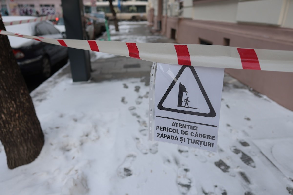 Bucureștiul se confruntă, din nou, cu un val de ger și ninsori care ne-L aduc în miez de iarnă autentică