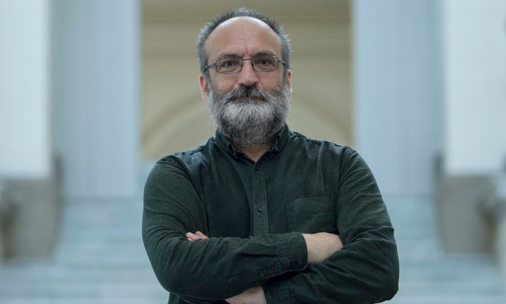 A murit jurnalistul Victor Kapra, considerat „veteranul” presei economice şi de IT&C din România