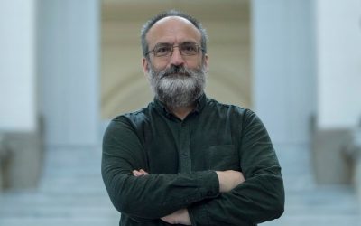 A murit jurnalistul Victor Kapra, considerat „veteranul” presei economice şi de IT&C din România