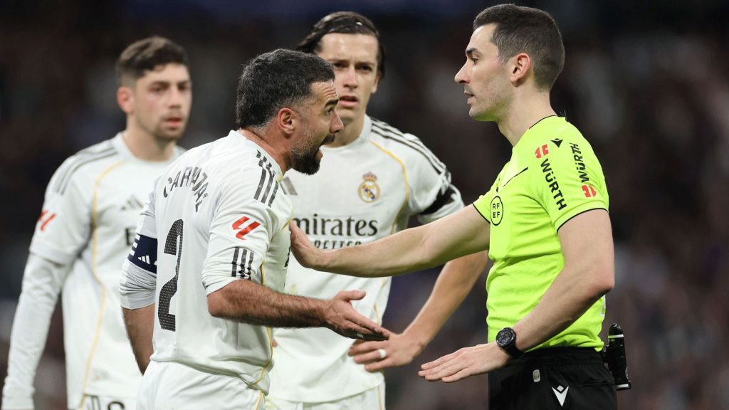 Real Madrid, fără Mbappe, se poticnește în lupta pentru titlu Madrid – Real Madrid, lipsită de serviciile starului Kylian Mbappe, accidentat, a suferit o înfrângere surprinzătoare pe teren propriu în fața lui Getafe, scor 0-1