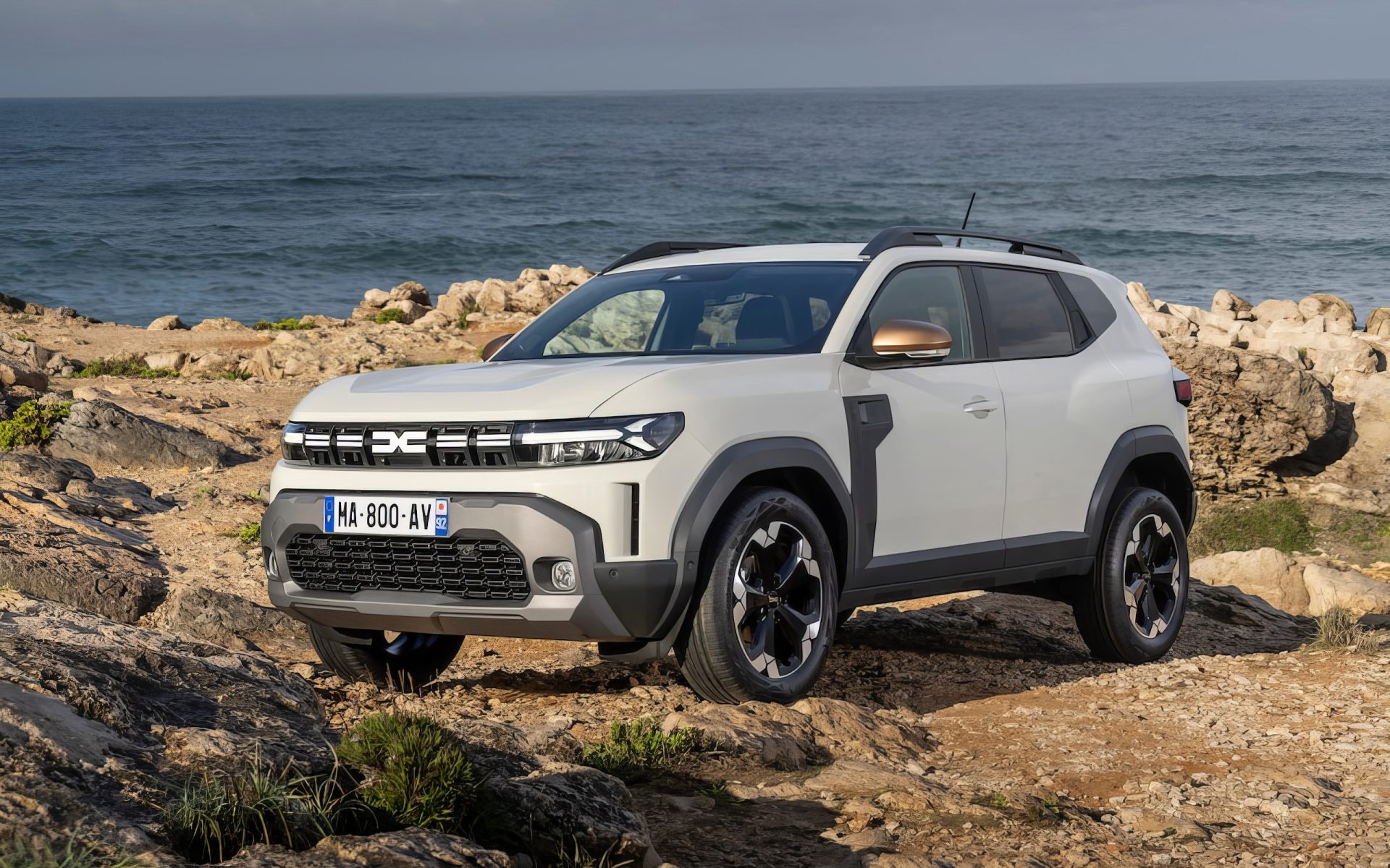 Dacia Duster Hybrid-G 4×4: O surpriză pe piața auto occidentală Noua Dacia Duster Hybrid-G 4×4, echipată cu un sistem hibrid complex și tracțiune integrală, a stârnit uimirea unui jurnalist auto olandez