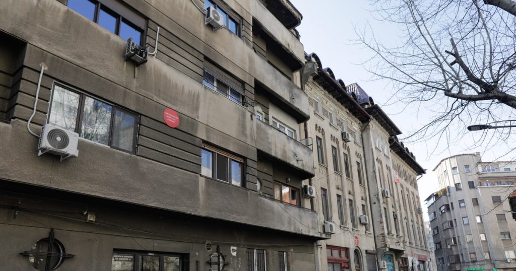 România, mai vulnerabilă în fața cutremurelor la 49 de ani de la seismul din ’77 La aproape jumătate de secol de la cutremurul devastator din 1977, România se confruntă cu o realitate cruntă: infrastructura este mai puțin pregătită pentru a face față unui seism major