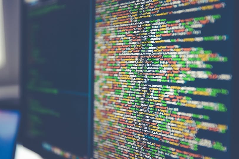 UE ia în calcul interzicerea imaginilor generate prin inteligență artificială cu caracter sexual explicit Parlamentul European analizează posibilitatea de a impune reguli mai stricte privind utilizarea inteligenței artificiale (IA) pentru generarea sau manipularea imaginilor cu caracter sexual, inclusiv a celor care par să înfățișeze persoane reale