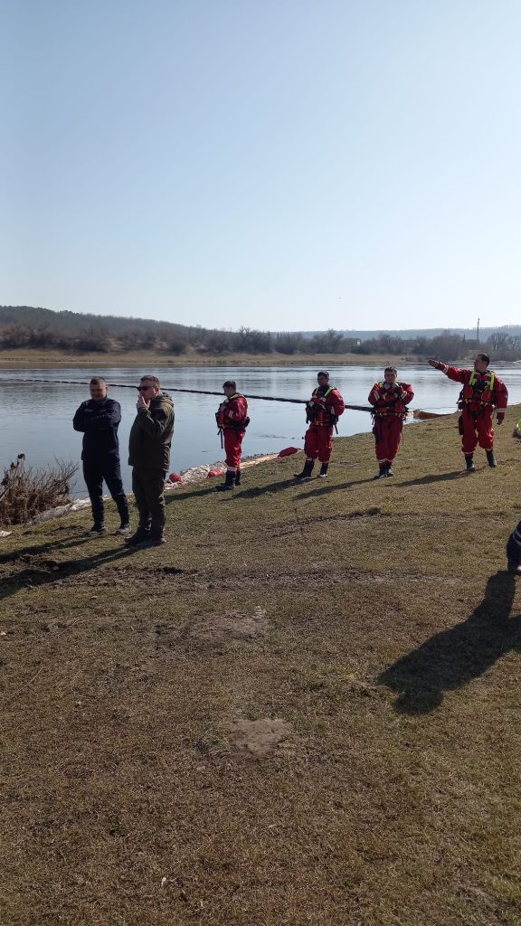 România a intervenit rapid în criza ecologică de pe Nistru România a răspuns prompt la solicitarea Republicii Moldova de ajutor în gestionarea crizei ecologice de pe râul Nistru, intervenind la scurt timp după apelul autorităților de la Chișinău
