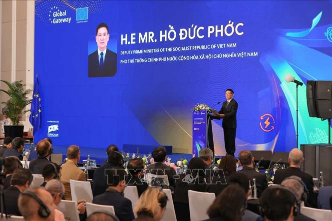 Vietnam și Uniunea Europeană își consolidează parteneriatul strategic Hanoi, Vietnam – Viceprim-ministrul Ho Duc Phoc s-a întâlnit recent cu comisarul european pentru parteneriate internaționale, Jozef Síkela, pentru a discuta despre consolidarea relațiilor dintre Vietnam și Uniunea Europeană