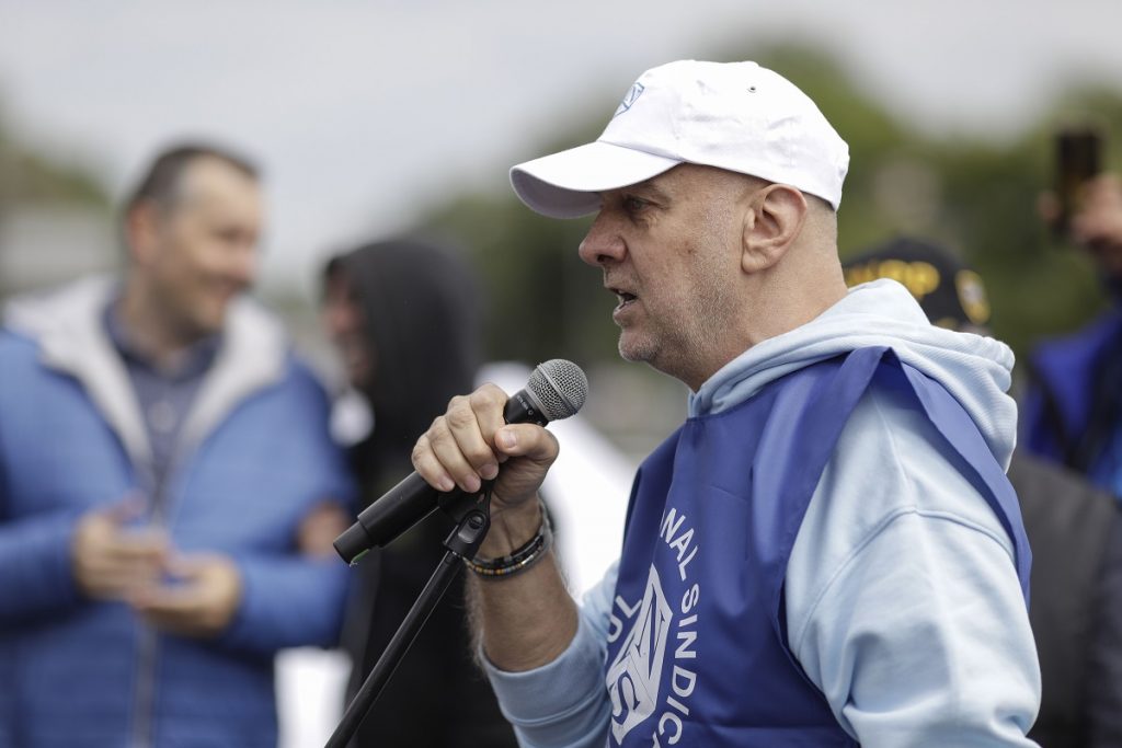 BNS refuză întâlnirea cu premierul Bolojan, invocând o ședință cu Grindeanu Blocul Național Sindical (BNS) a anunțat miercuri că nu va participa la întâlnirea programată cu premierul Ilie Bolojan pe tema ordonanței de urgență în domeniul energiei