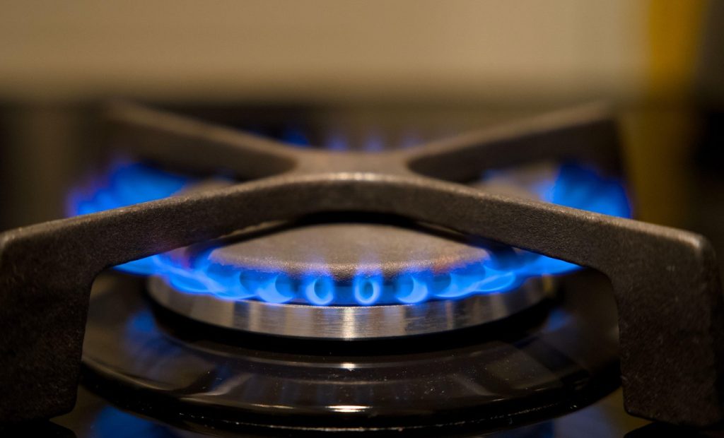 Aragazul tău funcționează mai greu? Cauza ar putea fi una banală, dar consecințele sunt importante Dacă observi că prepararea mâncărurilor durează mai mult decât de obicei, este posibil ca ochiurile aragazului să fie murdare