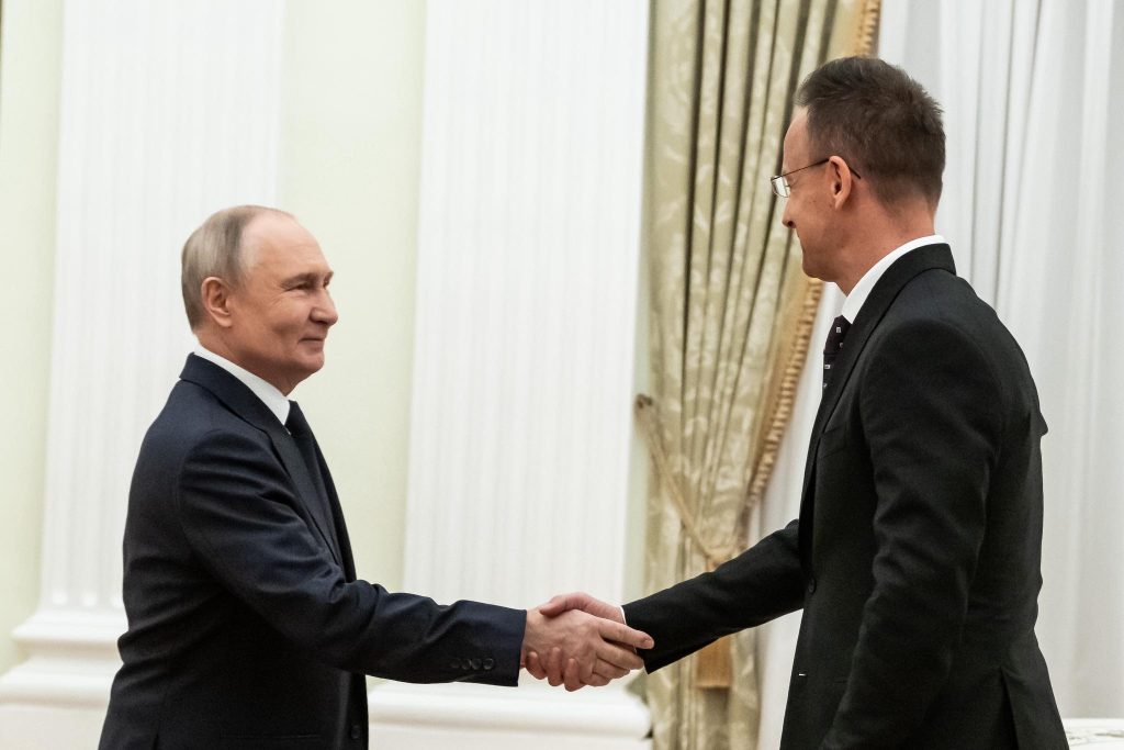 Jurnalist maghiar acuză Moscova de practici tipice lui Putin, după ce a dezvăluit legături cu Szijjártó Szabolcs Panyi, jurnalistul ungar care a scos la iveală informații potrivit cărora ministrul de Externe Péter Szijjártó ar fi scurs informații către Moscova, a reacționat vehement, după ce a fost acuzat de spionaj de către autoritățile de la Budapesta