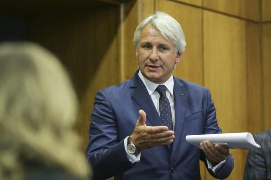 Orlando Teodorovici, director în Curtea de Conturi, vizat de o plângere disciplinară Orlando Teodorovici, aflat în prezent la conducerea unei direcții din cadrul Curții de Conturi, se confruntă cu o plângere disciplinară