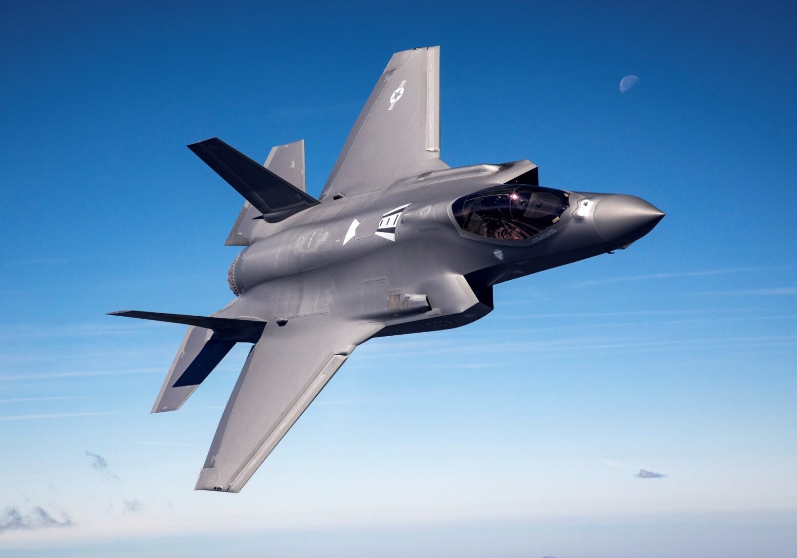 Israelul susține că a doborât un avion de vânătoare iranian, fără a prezenta imagini Armata israeliană a anunțat miercuri doborârea unui avion de vânătoare iranian de tip YAK-130 deasupra Teheranului, conform unui comunicat oficial
