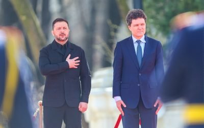 Dan condamnă opoziția Ungariei față de ajutorul financiar pentru Ucraina Primarul general al Capitalei, Nicușor Dan, a abordat joi, în cadrul întrevederii cu președintele ucrainean Volodimir Zelenski, problema blocajului creat de Ungaria în ceea ce privește alocarea ajutorului financiar european pentru Ucraina