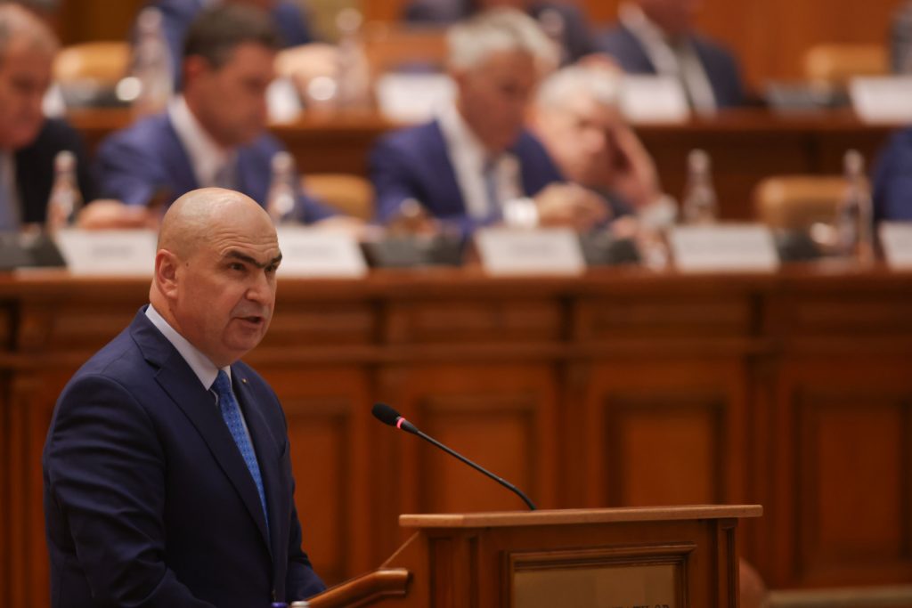 Bolojan: Dislocarea de capabilități americane servește intereselor României Premierul Ilie Bolojan a declarat miercuri, în plenul Parlamentului, că propunerea de dislocare a unor capabilități militare americane în România este benefică pentru țara noastră