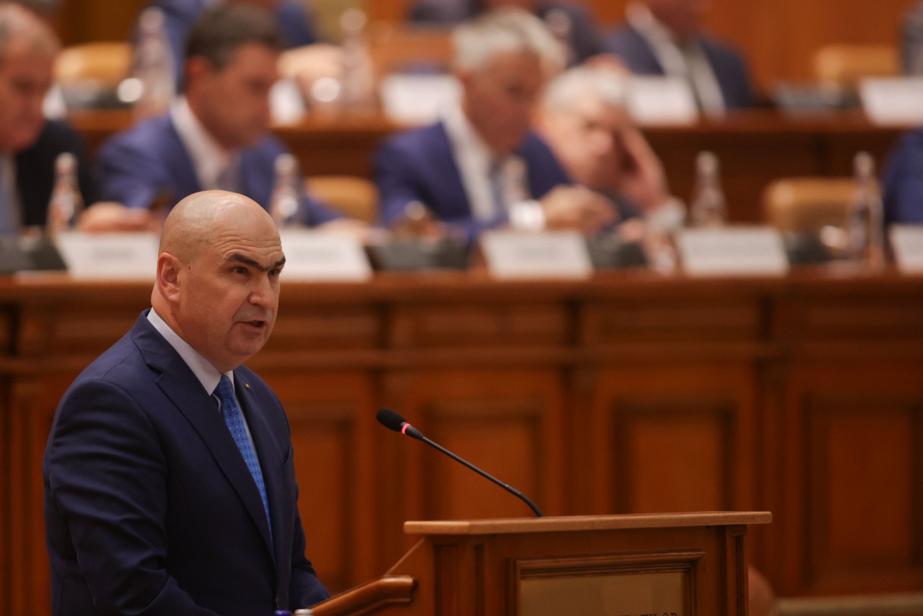 Bolojan: Dislocarea de capabilități americane servește intereselor României Premierul Ilie Bolojan a declarat miercuri, în plenul Parlamentului, că propunerea de dislocare a unor capabilități militare americane în România este benefică pentru țara noastră